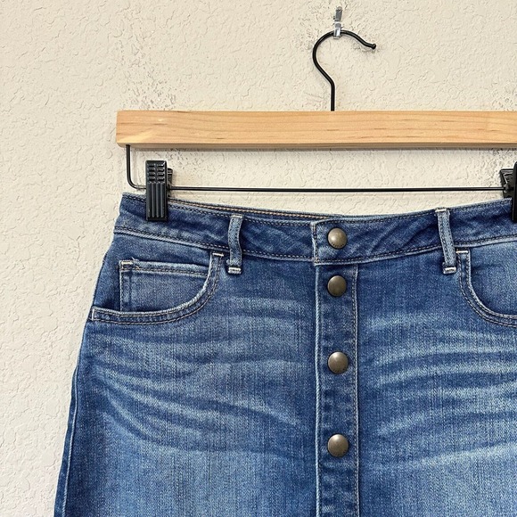 ABERCROMBIE & FITCH Distressed Snap Front Denim Skirt Cut-Off Raw Hem Blue - Picture 2 of 8